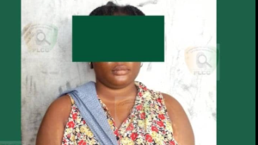 Chantage à coup de nudes : la PLCC interpelle une femme pour tentative d’escroquerie